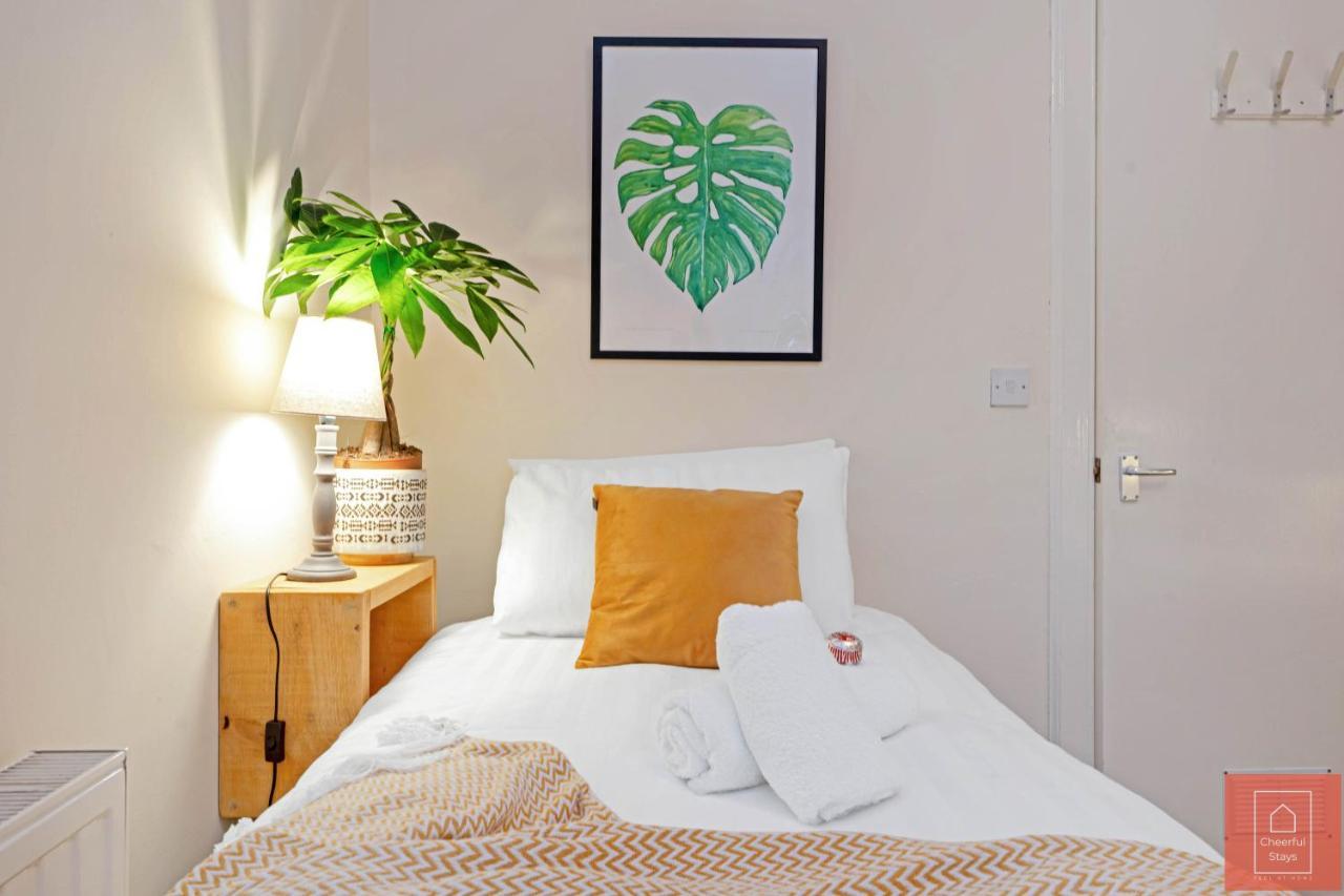 Cheerful Stays: Spacious Flat In Vibrant Leith EDI Exterior foto